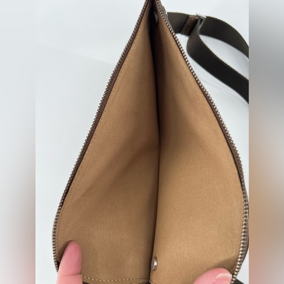 Everlane The Cactus Leather Sling‎ Bag - Picture 6 of 10